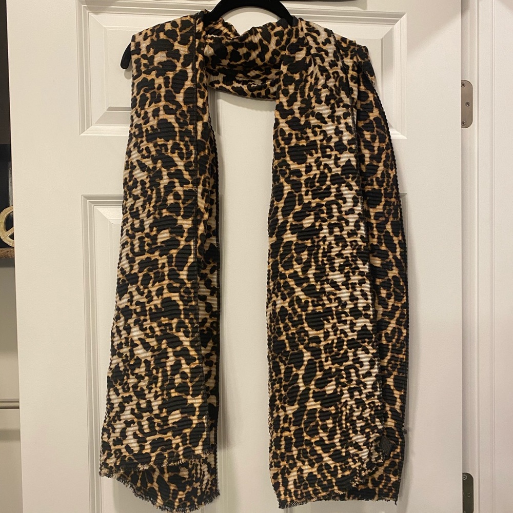Soft Cheetah print Scarf